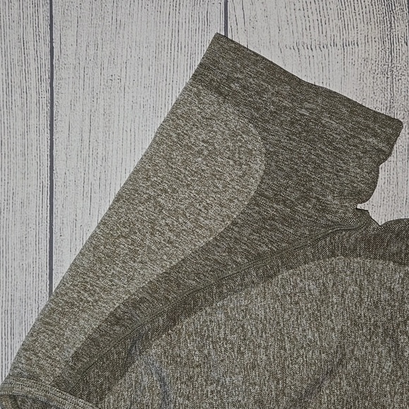 Gymshark Women's Flex Crop Top Heather Green/Off White Size L - Picture 5 of 8